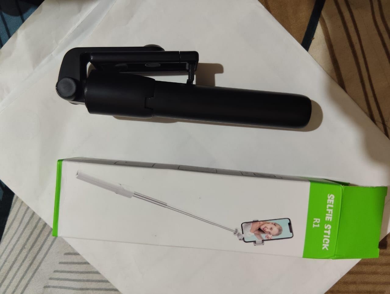 Phone Tripod Stand with Adjustable Height, Black - Image 2